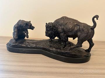 Scultura in bronzo- marmo,  orso e toro 50 cm