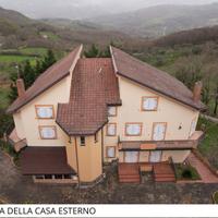 Casa indipendente su 4 livelli - 687m-Laviano (Sa)
