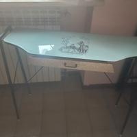 Tavolino vintage firmato