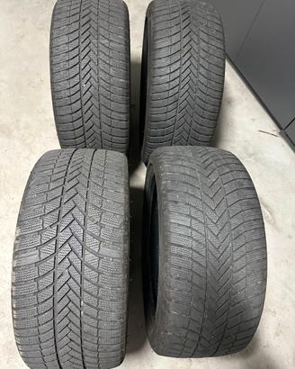 GOMME INVERNALI BRIDGESTONE 245/40 R18