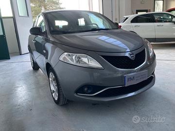 Lancia Ypsilon 1.2 69 CV 5 porte Gold per neopaten