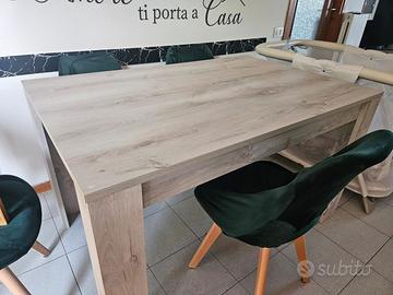 Tavolo con sedie