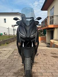 Yamaha X Max 400 