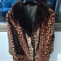 Cappotto in pelliccia sintetica di leopardo 