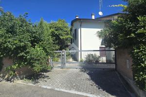 VILLA SINGOLA A MEDESANO