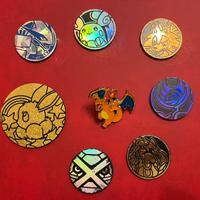 Set Pokémon vintage spilla Charizard con 7 monete