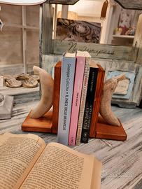 Coppia di fermalibri in legno con frutta in alabas