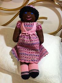 Bambola di lana fatta a mano