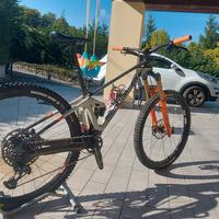 mondraker superfoxy carbon r
