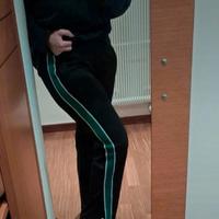 pantalone con banda laterale 