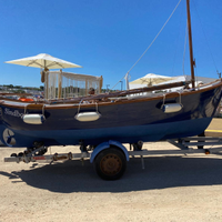 Gozzo ligure in vetroresina con vela latina