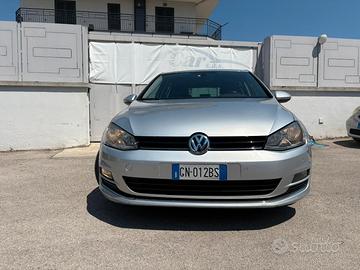 Volkswagen Golf 2.0 TDI DSG 5p. Highline BlueMotio