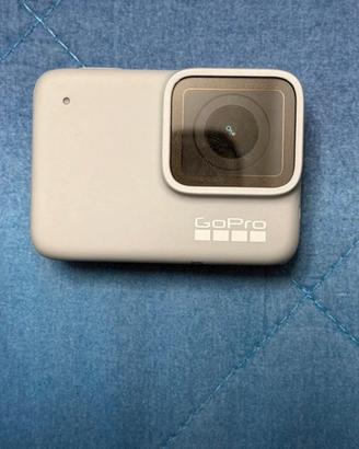 GoPro Hero 7 White + SD 64GB + Custodia Subacquea
