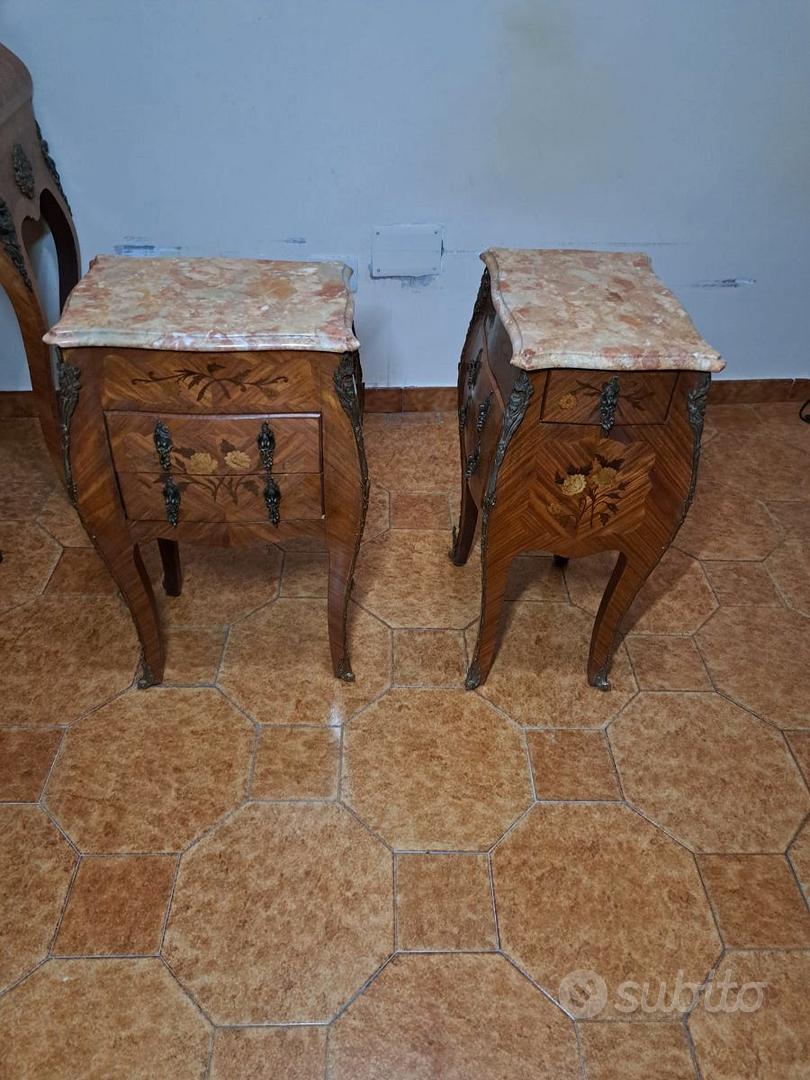 Comodini in legno con ripiano in marmo - Arredamento e Casalinghi In vendita  a Salerno