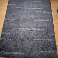 Tappeto grigio e marrone