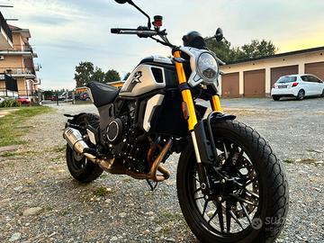 CF MOTO 700 CLX