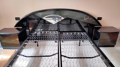 Letto matrimoniale con comodini 