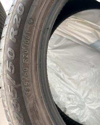 Pirelli estive 235 / 50 R20 100T