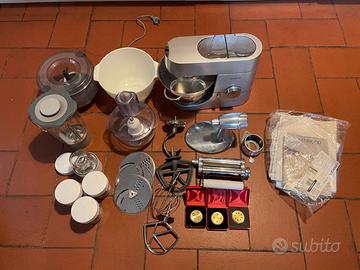 Kenwood Chef Titanium KM010 + molti accessori