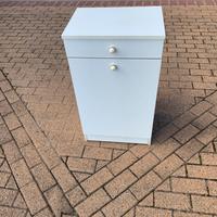 Mobile biancheria per bagno-lavanderia