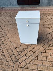 Mobile biancheria per bagno-lavanderia