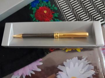 penna sfera aurora Magellano 