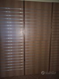 scaffali per negozio