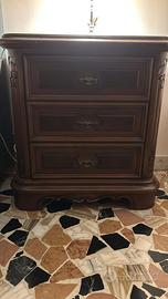 Comodini in noce massello