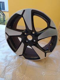 Cerchio in lega 17" a 5 razze, absolute black