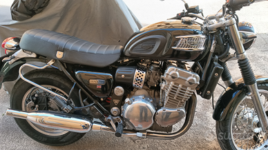 Triumph thunderbird