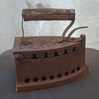 antico ferro da stiro