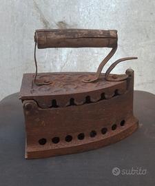 antico ferro da stiro