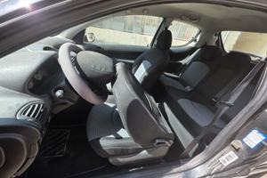 Auto Peugeot 206
