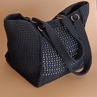 borsa grande nera fatta a mano uncinetto cordino