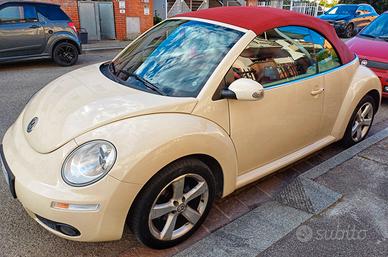 VOLKSWAGEN NEW BEETLE "LIMITED RED EDITION" 2009