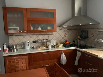 cucina in legno ciliegio marca Snaidero