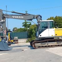 E151 Escavatore Volvo EC160