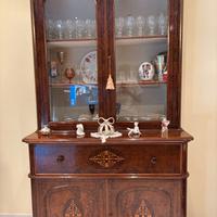 Vetrina da esposizione con scrittoio