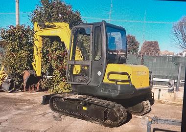 E212 - Escavatore 50 q Yanmar B50
