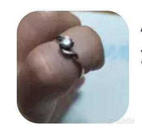 anello in argento con zircone 