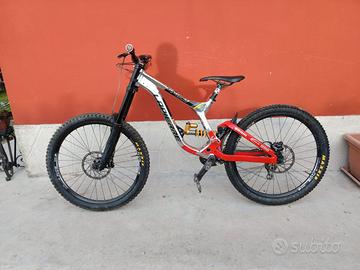 BICI DH LAPIERRE WORLD CUP 2017