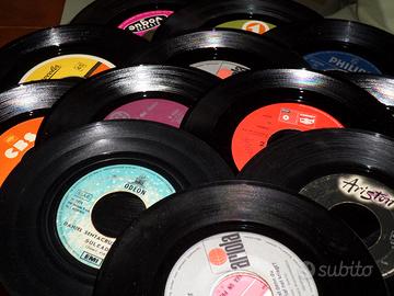 LOTTO di 25 "45 giri" 7'' Vari Titoli 60/70/80