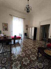 Due camere, più cucina e bagno in pieno centro