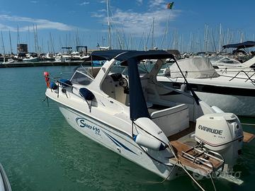Barca Saver 690 cabin sport