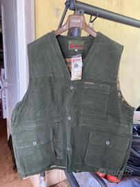 Vari gilet da caccia o da pesca