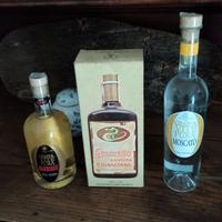 Vecche bottiglie di liquore