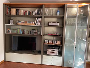 Parete attrezzata B&B con top legno naturale