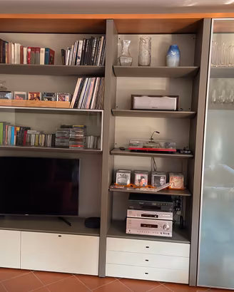 Parete attrezzata B&B con top legno naturale