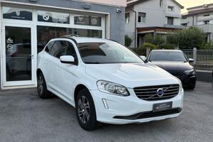 Volvo XC60 D5 AWD Geartronic R-design Momentum
