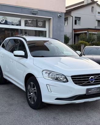 Volvo XC60 D5 AWD Geartronic R-design Momentum